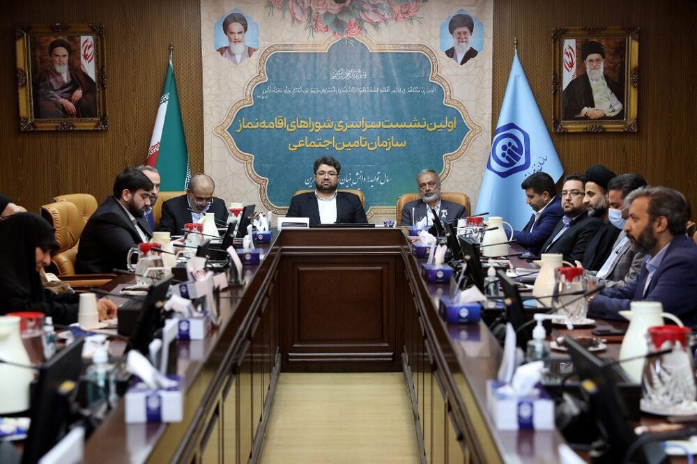 اقامه نماز در اصلاح امور جامعه و مبارزه با فساد نقش موثری دارد