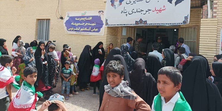 افتتاح و بهره برداری از ۴۴۷ طرح محرومیت زدایی سپاه در ریگان