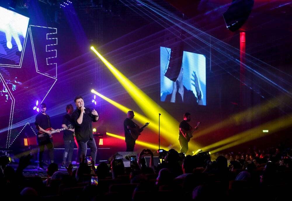 ضبط ویدیوی «یه دریا نریم» در کنسرت طلیسچی/ این بار شما بخوانید!