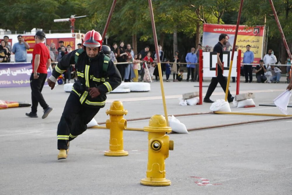 برگزاری مسابقات عملیاتی_ ورزشی آتش‌ نشانان در کرمان