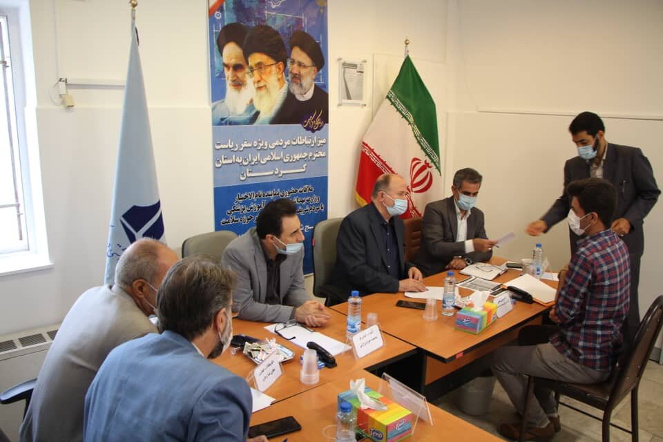 شروع به کار میز خدمت ویژه سفر ریاست جمهوری با حضور نمایندگان تام الاختیار وزیر بهداشت در دانشگاه علوم پزشکی کردستان