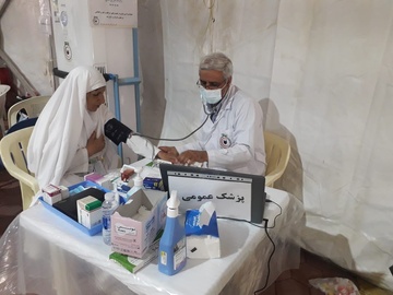 خدمات‌رسانی مراکز درمانی هلال‌احمر واقع در عرفات و منا به حجاج ایرانی به روایت تصویر