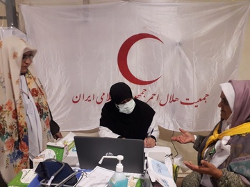 خدمات‌رسانی مراکز درمانی هلال‌احمر واقع در عرفات و منا به حجاج ایرانی به روایت تصویر