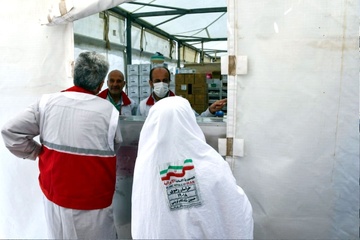 تصاویری از خدمت‌رسانی کادر پزشکی هلال‌احمر به حجاج ایرانی در منا و عرفات