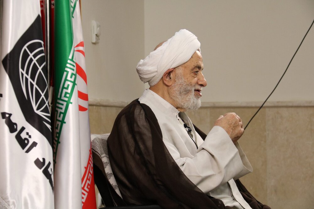 اراده خداوند متعال بر این است که همه مسلمان ها با زبان واحد با خدا صحبت کنند