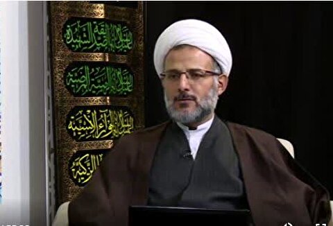 اطاعت از ولی در جامعه دچار نقصان شده است / مایه علمیت جامعه با قلم است

