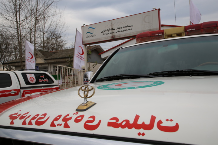 هلال احمر ۳۱۲ نفر از مصدومین حوادث جوی و جاده ای را به مراکز درمانی منتقل کرد