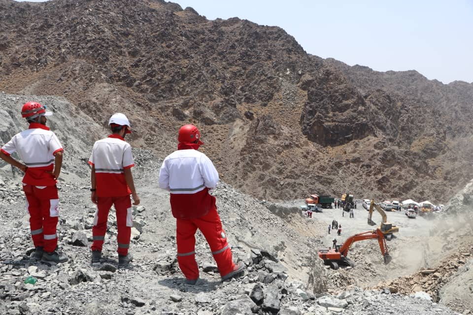 سومین روز عملیات امدادی در حادثه ریزش معدن کرمان؛ امدادگران در جست‌وجوی دومین مفقودی حادثه
