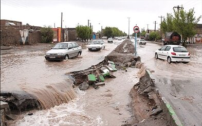 انسداد ۷۱ محور ارتباطی و قطع برق ۱۰ روستا در اثر وقوع سیل در استان کرمان
