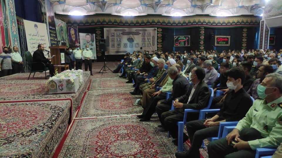 تشییع باشکوه پیکر شهید راه امنیت بر دستان مردم دیار کریمان