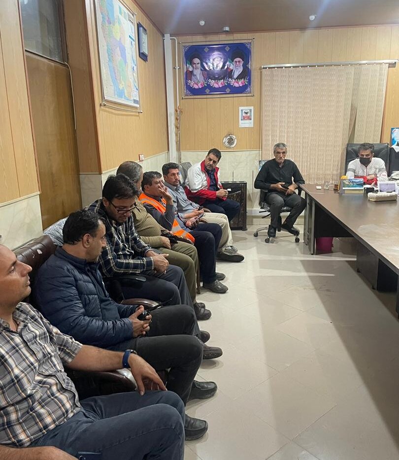 تخریب و آبگرفتگی منازل مسکونی بخش زیدآباد سیرجان و اسکان مردم در مساجد /تمامی مسئولین و نیروهای دولتی و مردمی در حال خدمت رسانی می باشند