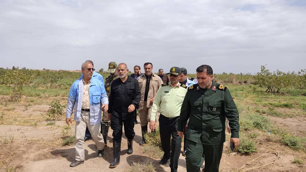 وزیر کشور جهت بررسی مناطق سیل زده وارد رفسنجان شد