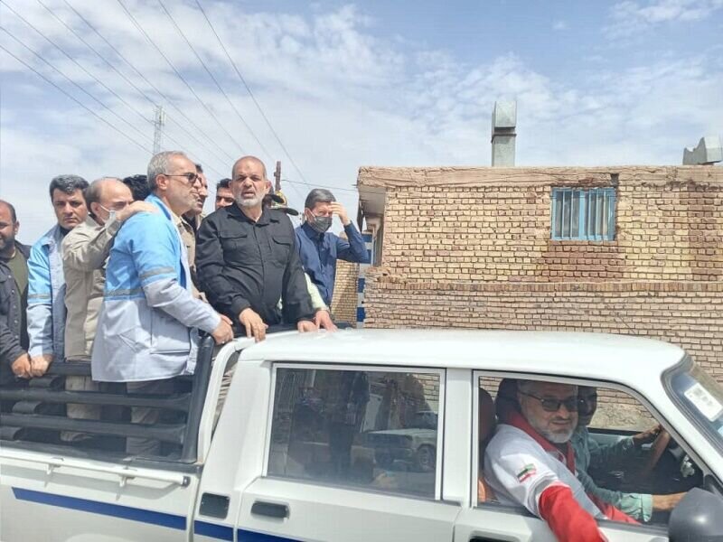 استقرار ماشین آلات و واحدهای مهندسی در روستای "کوثرریز" رفسنجان