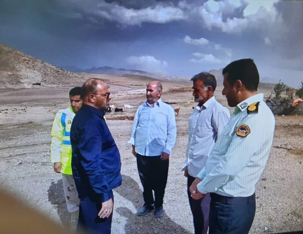 بازدید فرمانده نیروی انتظامی استان کرمان و امام جمعه سیرجان از مناطق سیلزده