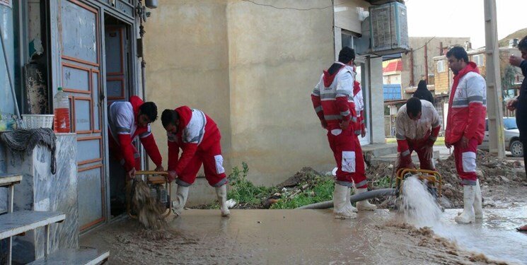 امدادگران هلال احمر در سیل اخیر بدون هیچ چشم داشت مادی خوش درخشیدند/تبدیل وضعیت آن ها دنبال شود