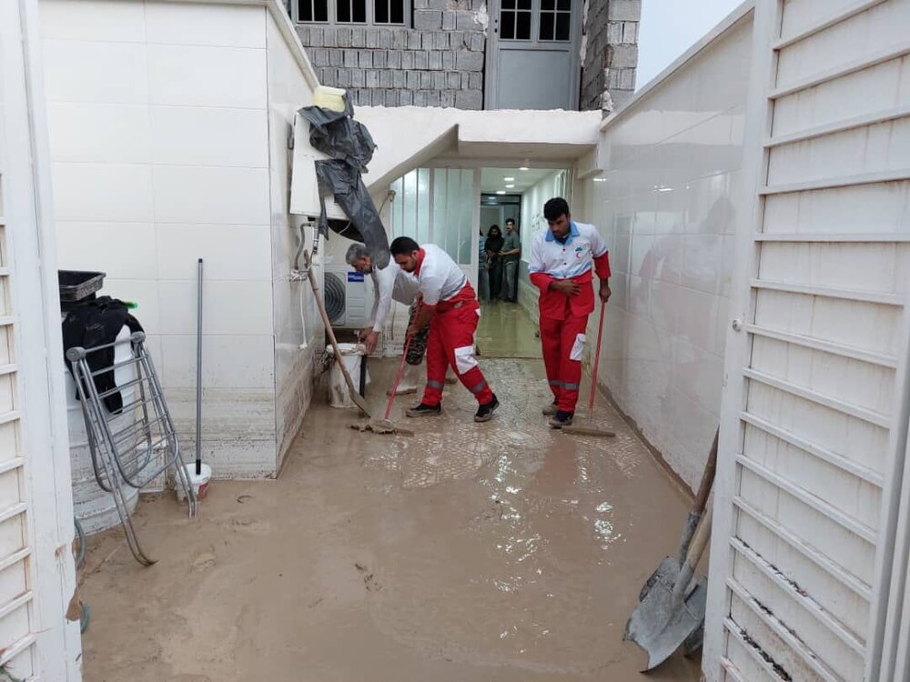 استقرار تیم امداد و نجات جمعیت هلال احمر استان یزد در شهرستان رفسنجان