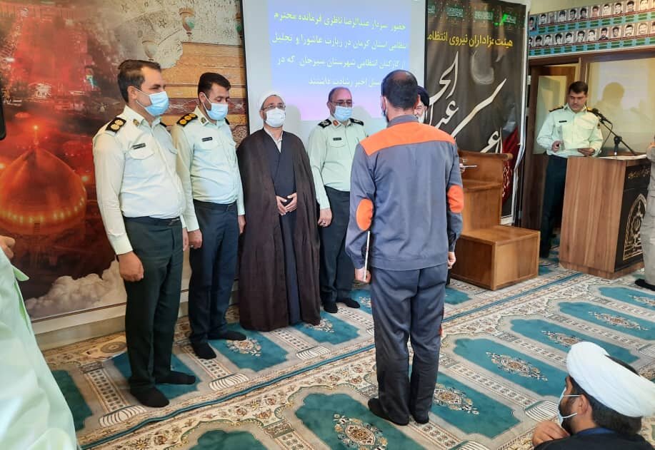 تجلیل فرمانده نیروی انتظامی استان کرمان از ماموران نقش آفرین در سیل سیرجان