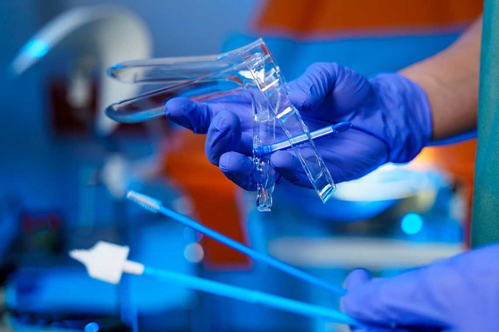 آگاهی؛ کلید سلامت زنان/ آزمایش به موقع پاپ اسمیر خطر ابتلا به سرطان دهانه رحم را کاهش میدهد