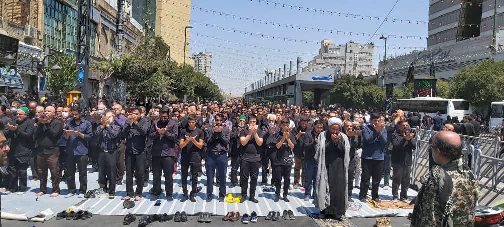 نماز باشکوه ظهر عاشورا در سراسر استان خراسان رضوی اقامه شد