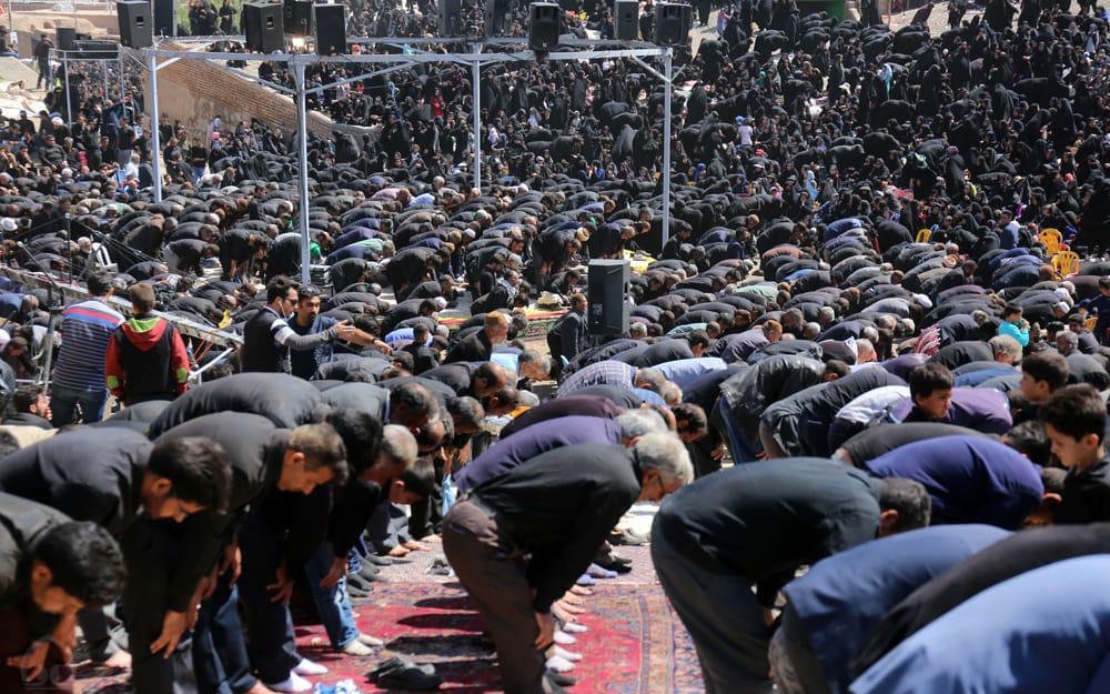 نماز باشکوه ظهر عاشورا در سراسر استان خراسان رضوی اقامه شد