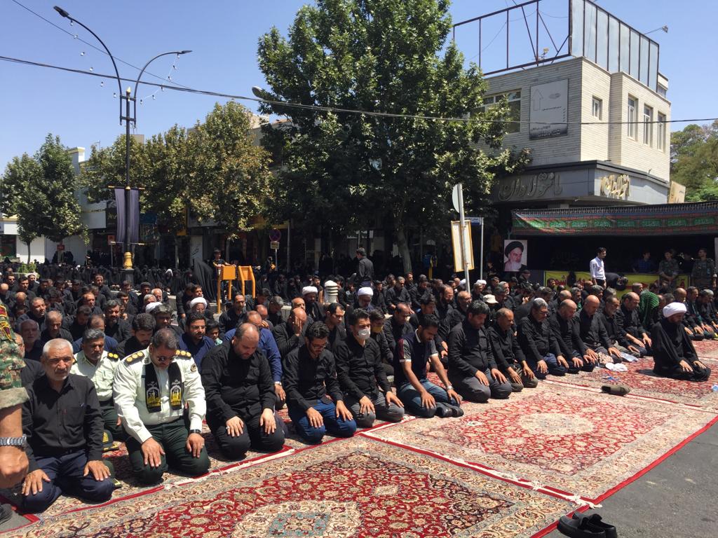 نماز باشکوه ظهر عاشورا در سراسر استان خراسان رضوی اقامه شد