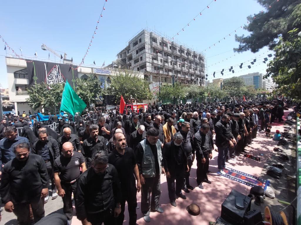 نماز باشکوه ظهر عاشورا در سراسر استان خراسان رضوی اقامه شد