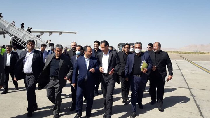 حضور در گلزار شهدا و بازدید از شهرک صنعتی سدید، از برنامه های وزیر اقتصاد در بدو ورود به کرمان
