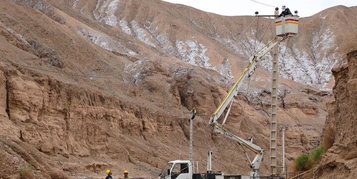 شبکه آب و برق مناطق سیل‌زده فیروزکوه پایدار است
