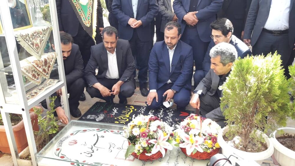 وزیر امور اقتصاد و دارایی وارد کرمان شد