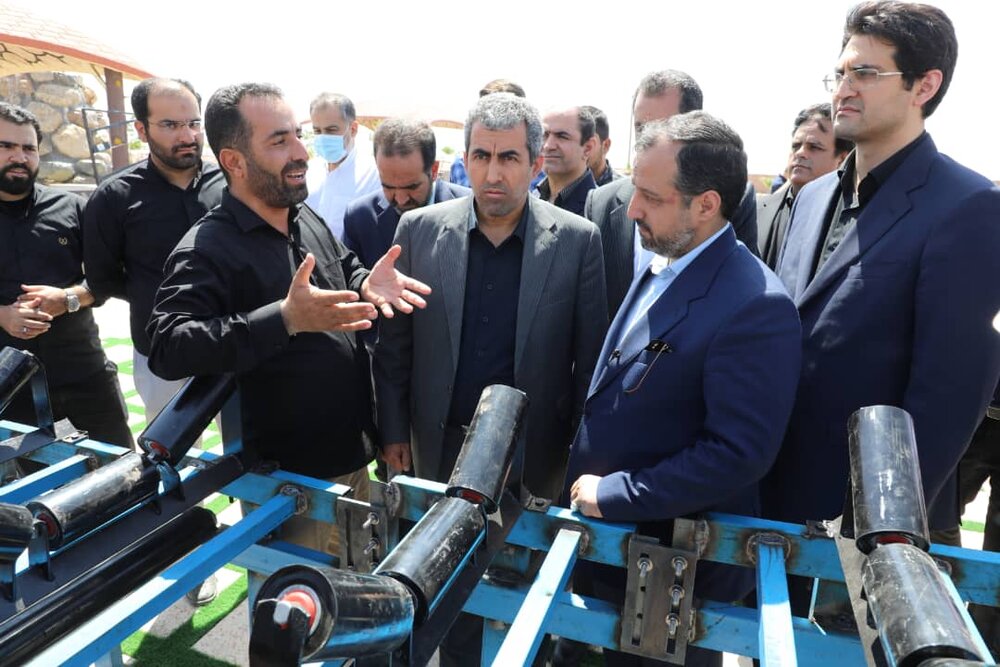 وزیر امور اقتصادی و دارایی وارد کرمان شد