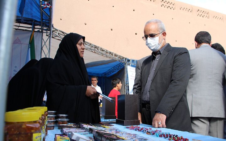 افتتاح نمایشگاه تشکل‌ های مردم نهاد در کرمان