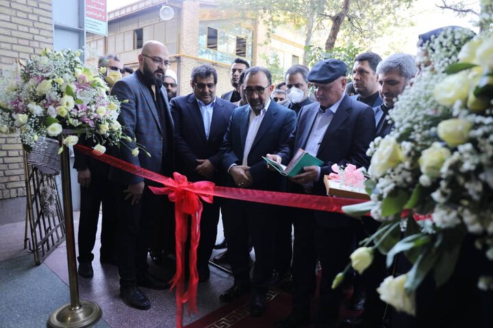 معاون رییس جمهور خطوط تولیدی یک شرکت تولید لوازم خانگی در مشهد را افتتاح کرد