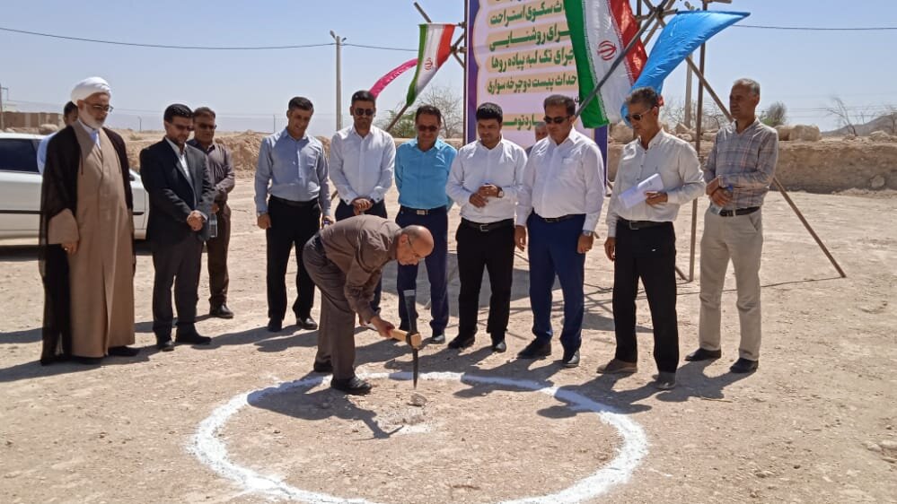 آیین آغاز عملیات دو طرح عمرانی و تفریحی شهرداری لامرد در هفته دولت برگزار شد