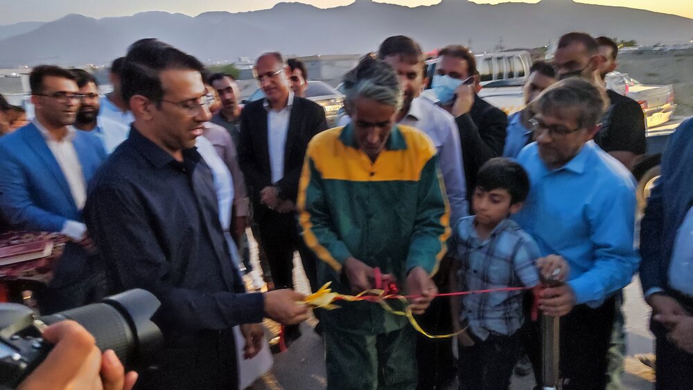 همزمان با هفته دولت۱۰ طرح عمرانی و زیربنایی شهرداری عمادشهر افتتاح و یا ساخت آنها آغاز شد