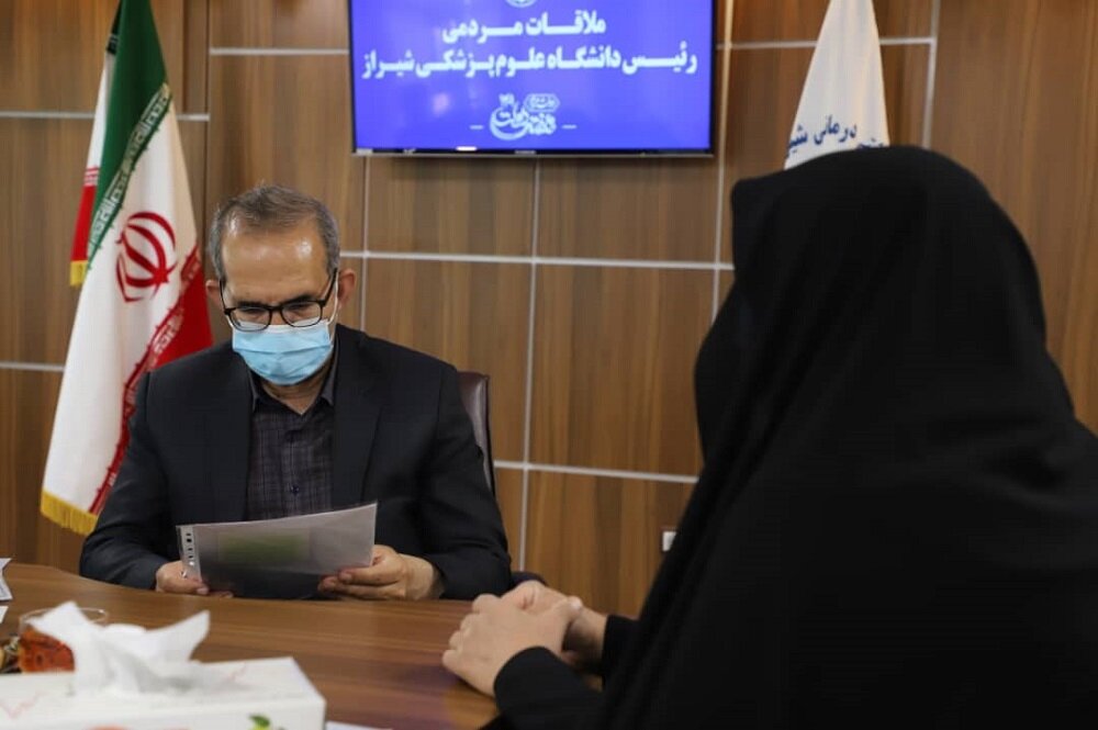 در ششمین روز از هفته دولت؛
رئیس دانشگاه علوم پزشکی شیراز پاسخگوی پرسش های مردمی بود