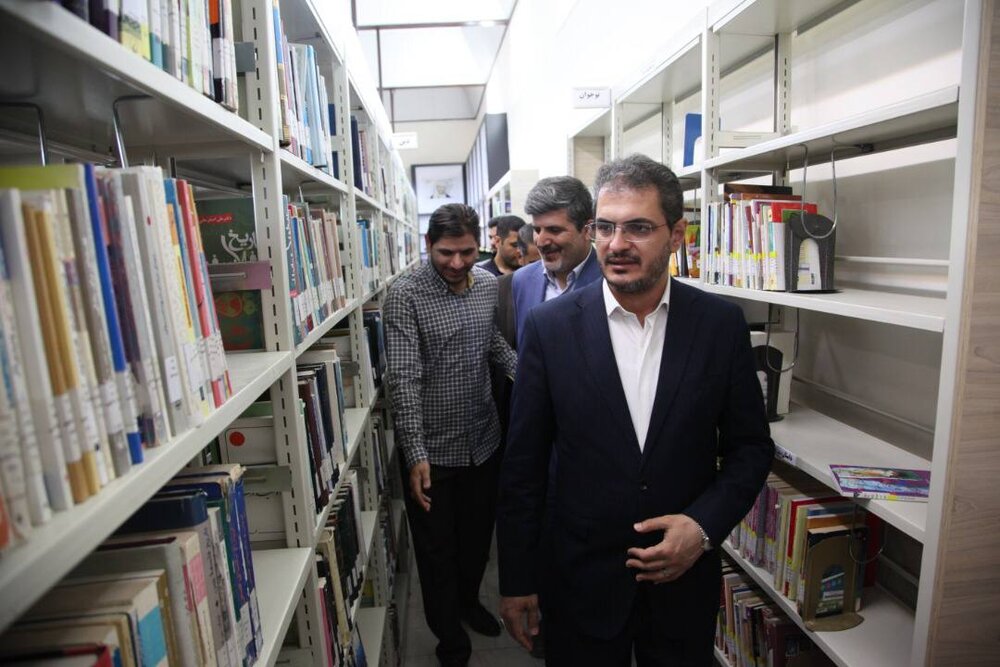 بازگشایی خدمات و بهسازی کتابخانه عمومی فردوسی سنندج