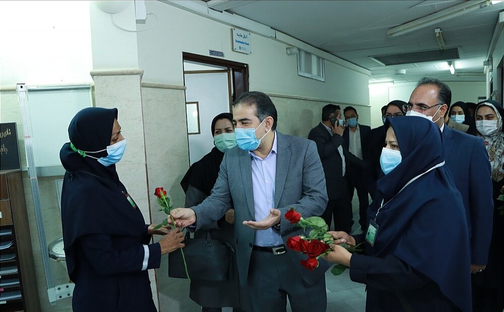 برگزاری نشست هم اندیشی معاون پرستاری وزیر بهداشت با مسئولین بیمارستان افضلی کرمان 