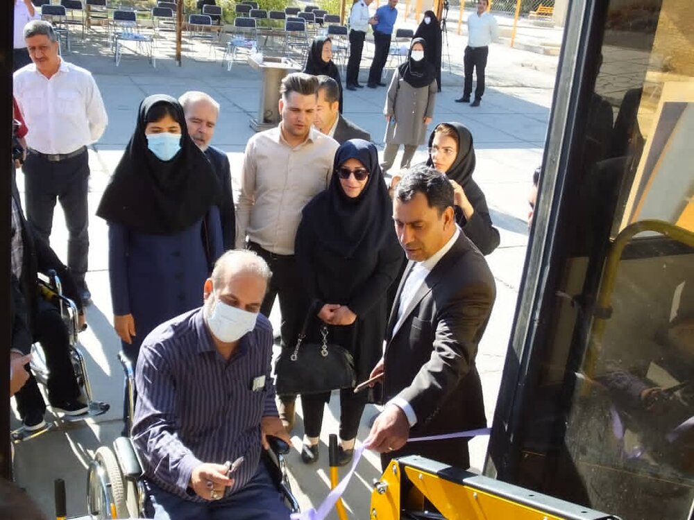 بهره برداری از اولین اتوبوس ویژه کم توانان جسمی در سیرجان