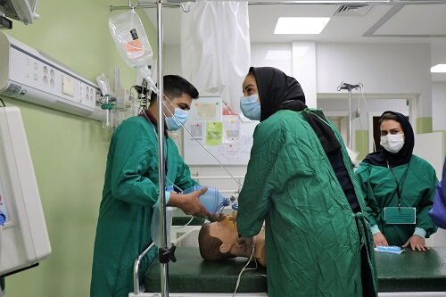 آموزش عملی احیای پایه و پیشرفته در مرکز آموزشی درمانی آنکولوژی امیر شیراز