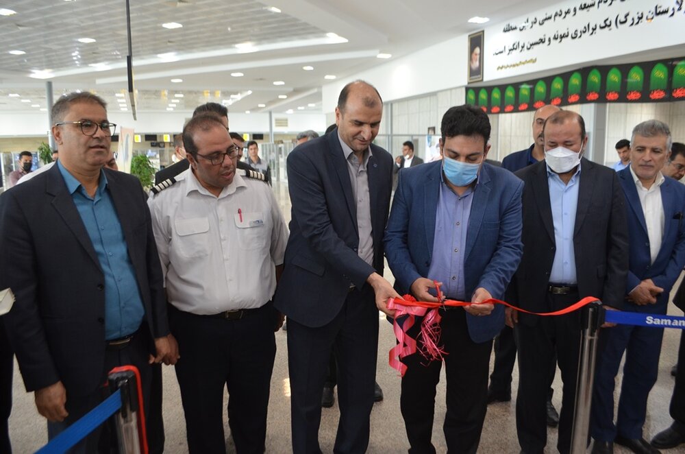 آیین گشایش خدمات ارزی و رونمایی از سامانه توریست کارت بانک ملی در فرودگاه بین المللی آیت الله آیت اللهی لارستان