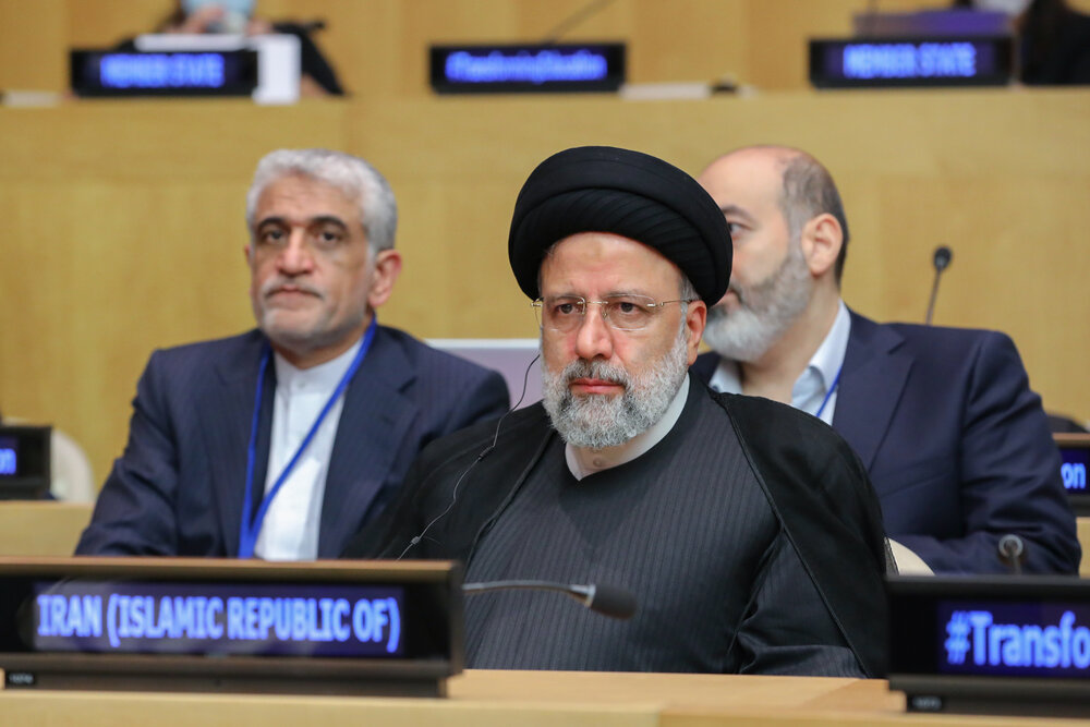 ایران به قرائت نهادهای بین‌المللی از تاریخ معاصر جهان و صورت‌بندی مسائل آن نقد بنیادین دارد