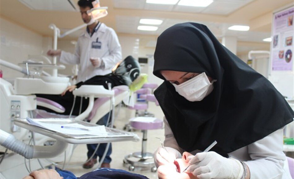 بیش از هزار  و 450 مورد خدمات دندان پزشکی در حاشیه شهر انجام شده است
