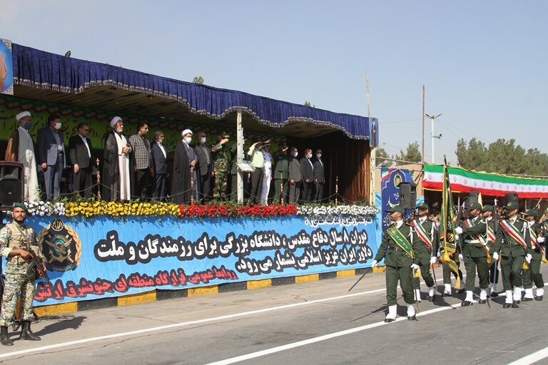 نیروهای مسلح، بازوهای قدرتمند ولایت در کنار مردم هستند