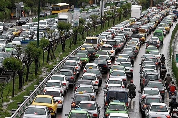 ترافیک سنگین در آزادراه کرج - قزوین محدوده مهرویلا