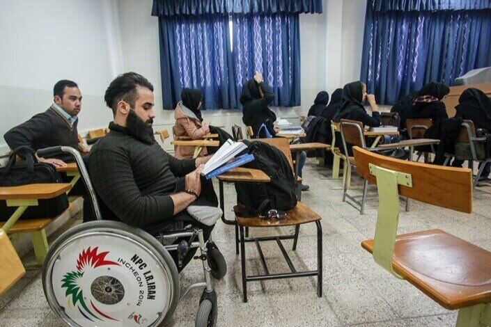 ۶۶۰ نفر از دانشجویان استان کردستان تحت پوشش بهزیستی می باشند
