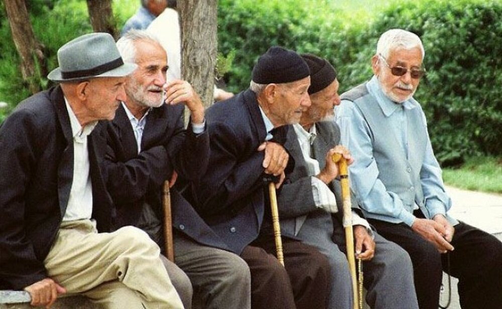 ۱۹ هزار سالمند زنجانی تحت حمایت کمیته امداد هستند