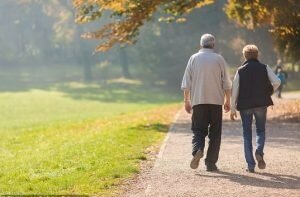 نکات مهم در مورد پیاده روی سالمندان