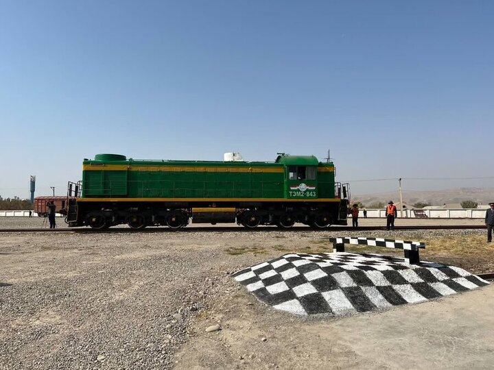 حرکت اولین قطار ترانزیتی تاجیکستان برای عبور از مسیر ایران