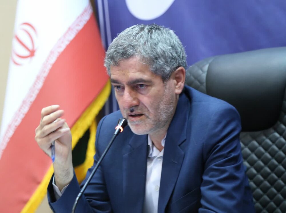 از انتقاد شما جوانان پاک و مومن استقبال می کنم