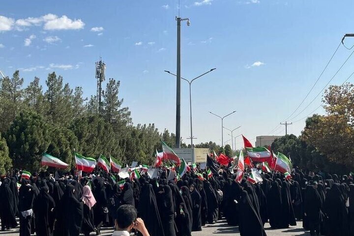 تجمع دانشجویان دانشگاه فردوسی مشهد در محکومیت حادثه تروریستی شیراز + فیلم